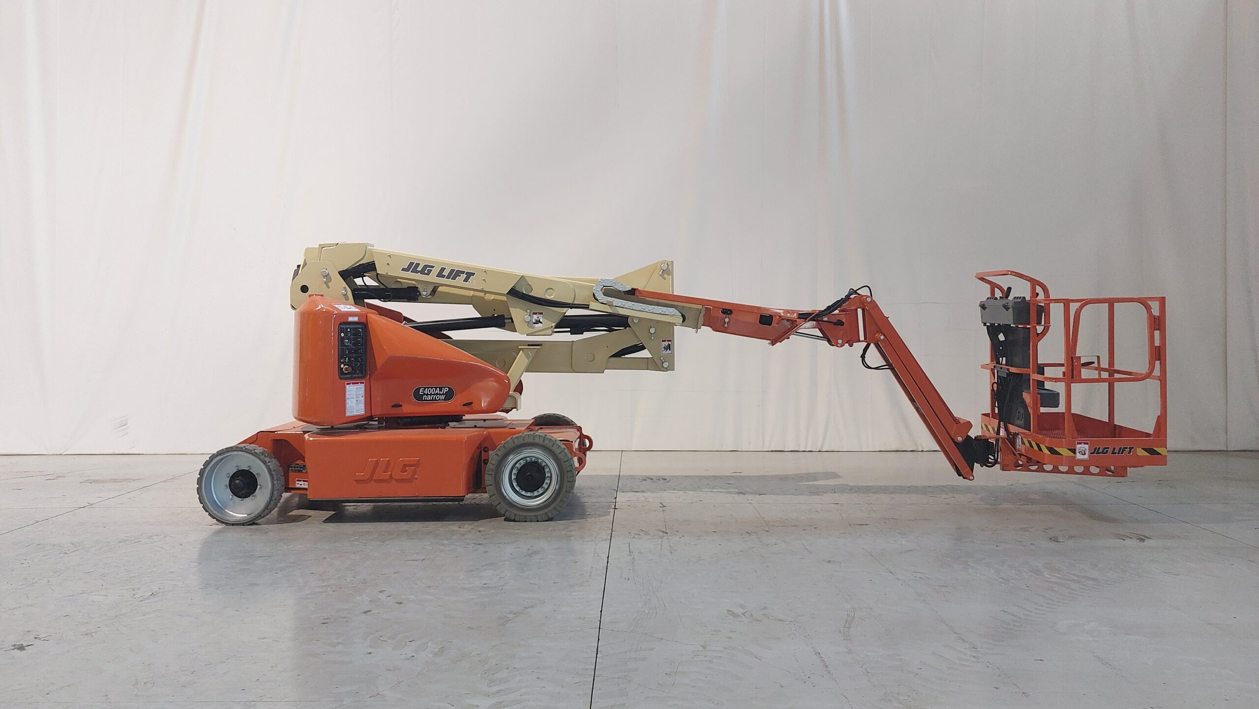 E400AJPN