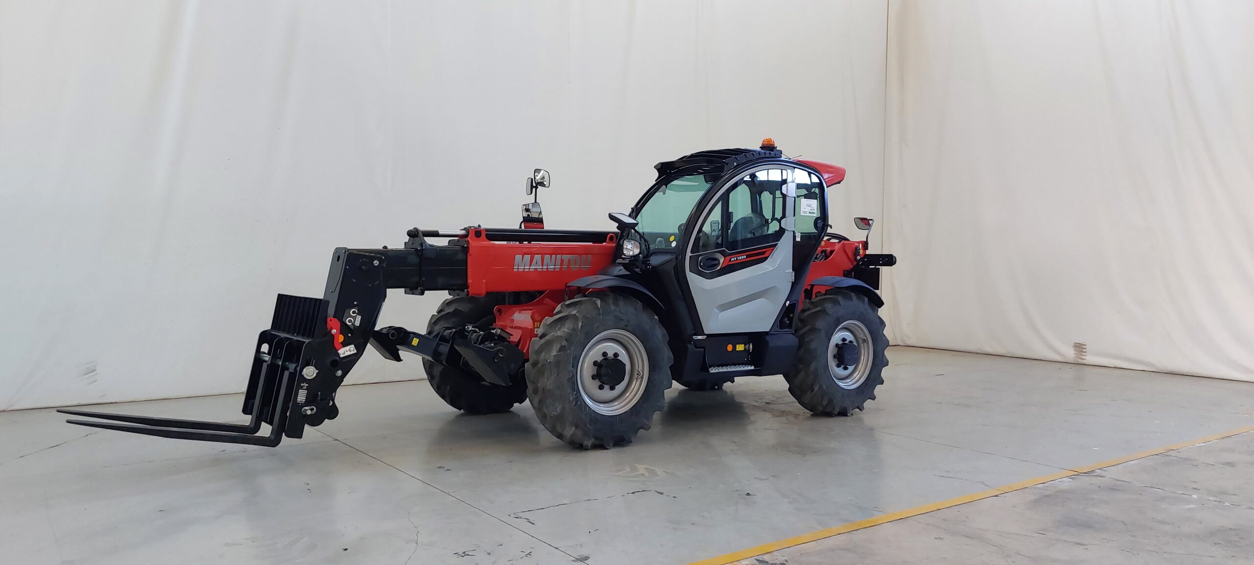 MT 1335 EASY 75D ST5 S1