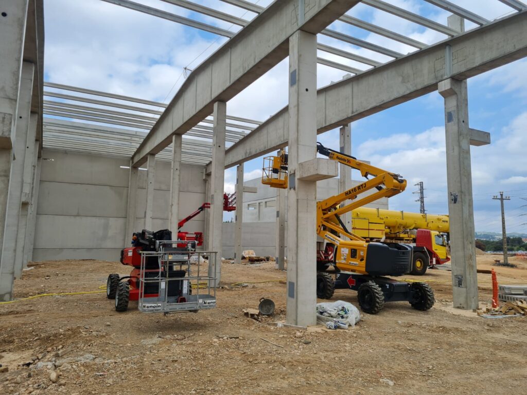 Cómo elegir la máquina adecuada para tu trabajo: asesoramiento profesional en Manain